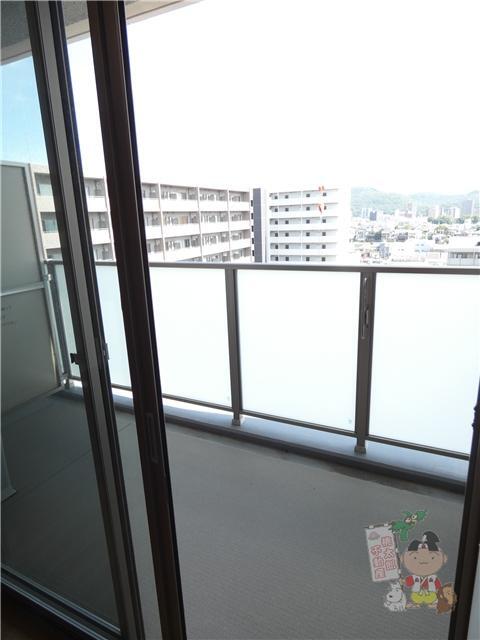 拡大写真:TWIN TOWERS AZUKI 10階1002のベランダ
