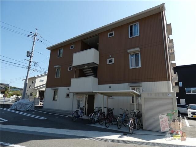 拡大写真:ローズドノエル 3階03の外観写真(昼)