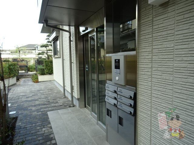 拡大写真:Little Wing 2階02の外観写真(昼)