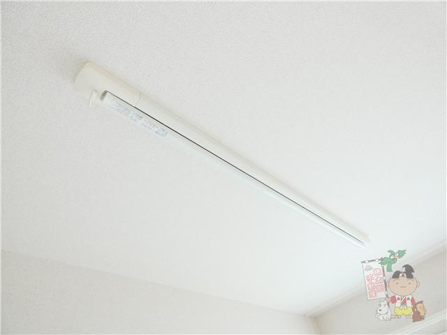 拡大写真:ガーデンズヒモリ 3階01の室内物干
