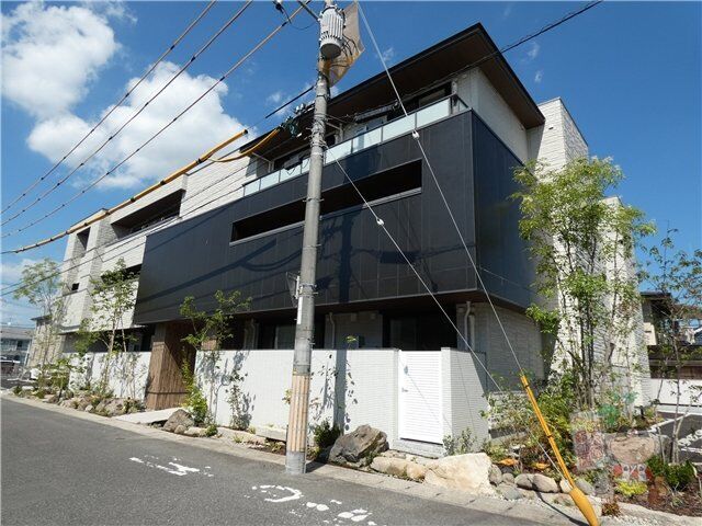 拡大写真:カーサ・カリダ 3階01の外観写真(昼)