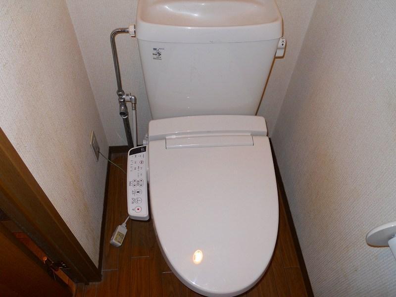 拡大写真:メープルコート 1階102のトイレ