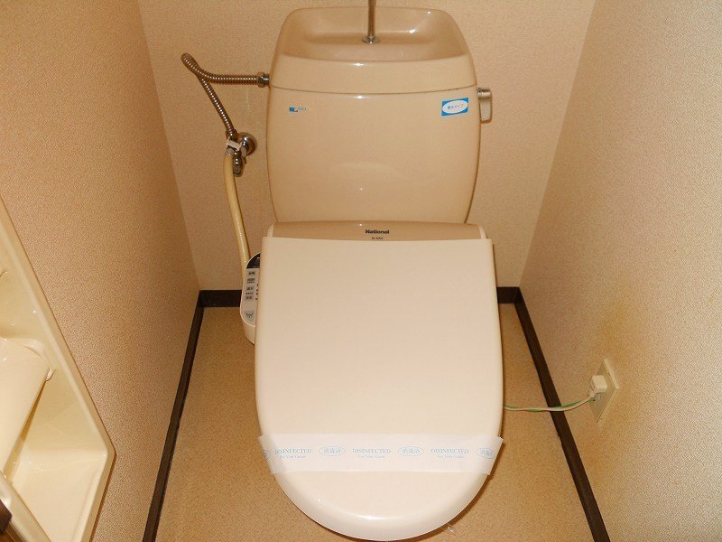 拡大写真:レクサス海田 1階103のシャワートイレ