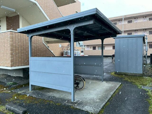拡大写真:グランシャリオ 1階103の外観写真(昼)