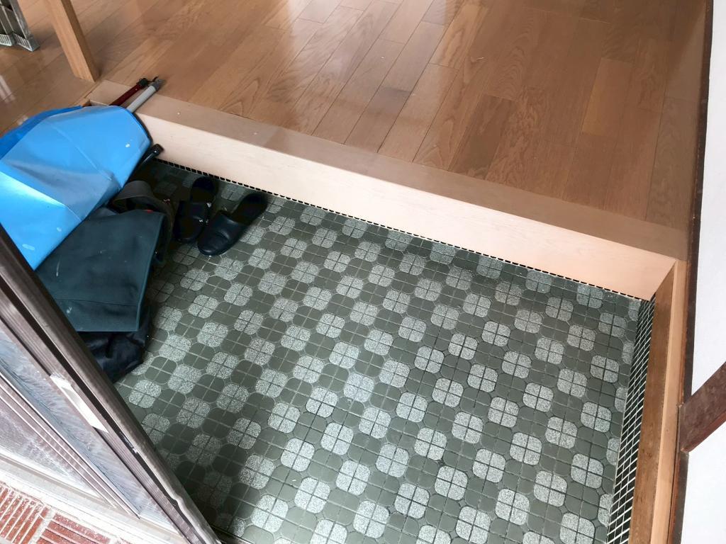 拡大写真:山崎町貸家 1階1の玄関