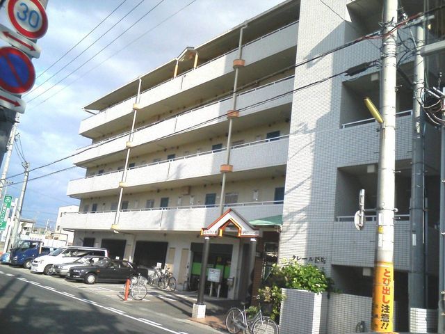 拡大写真：尼崎市久々知西町２丁目 3階301の外観写真（昼）