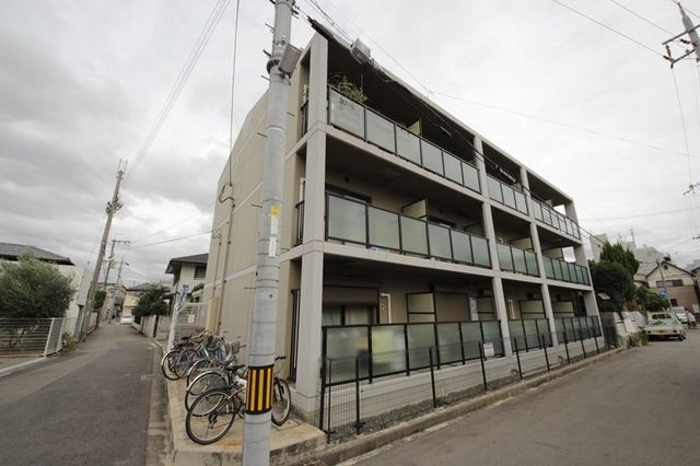 写真：ＡＸＩＳ　Ｍ＆Ｓの外観
