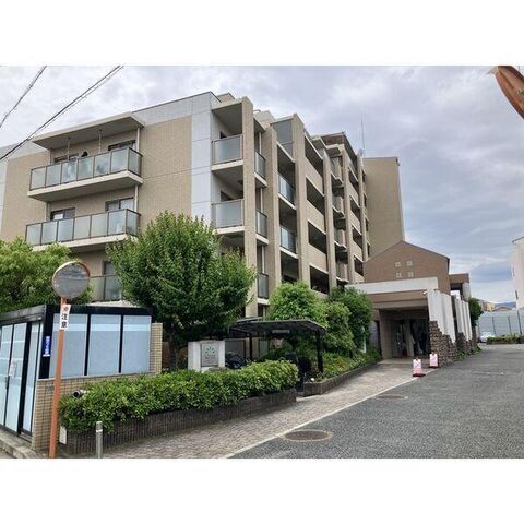 エスト塚口プリサージュの外観