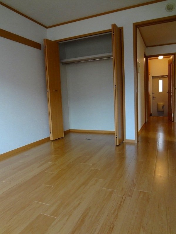 拡大写真:ソレイユN B 1階102の収納