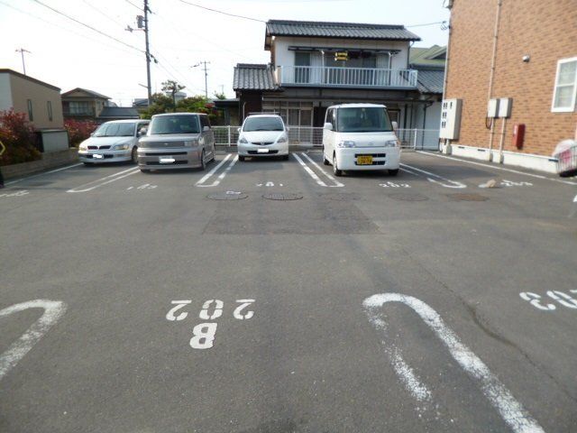 拡大写真：ソレイユN　B 1階102の外観写真（昼）