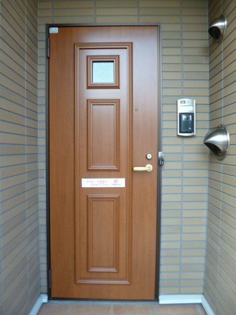 拡大写真：プリムローズ泉宮 1階B101の玄関