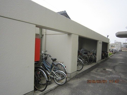 拡大写真:新居浜市八雲町 4Fの駐輪場