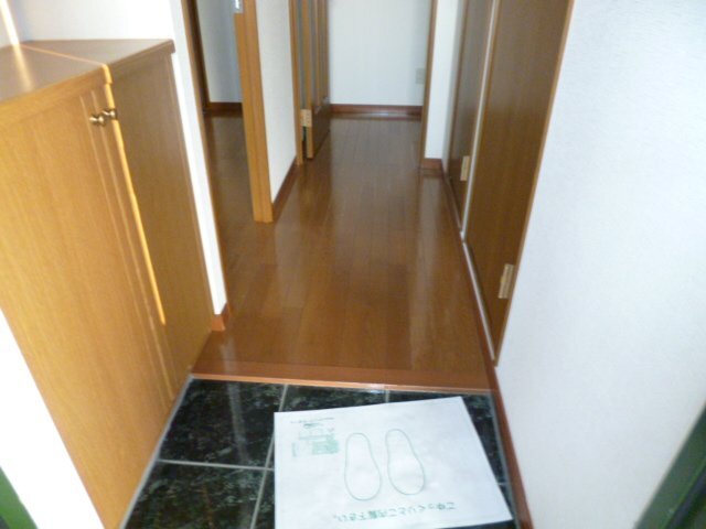 拡大写真：リベルテＳ・Ｊ 2階201の玄関