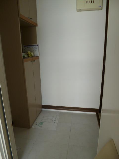 拡大写真：メゾン白石 2階201の玄関