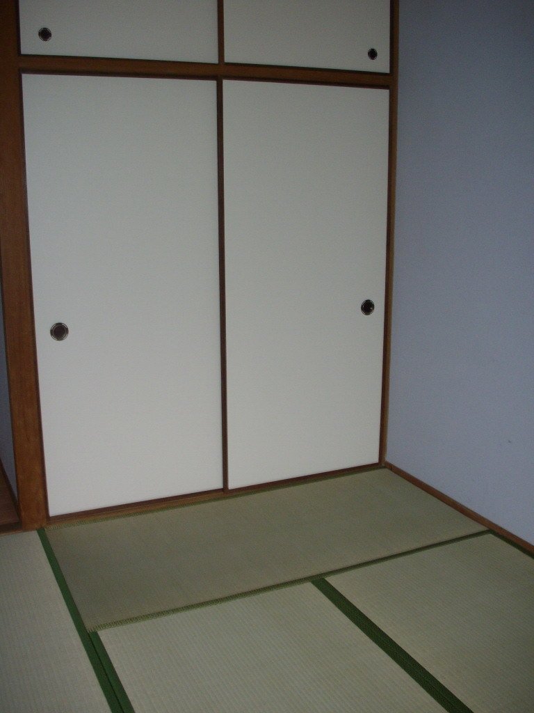 拡大写真：新居浜市七宝台町 2階207の和室