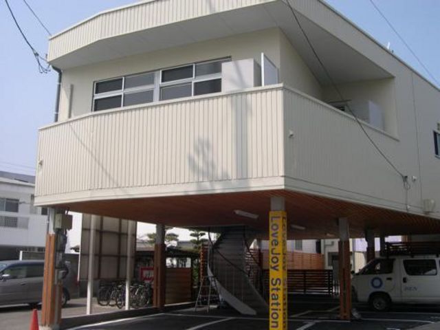 拡大写真:LoveJoy Station 2階201の外観写真(昼)