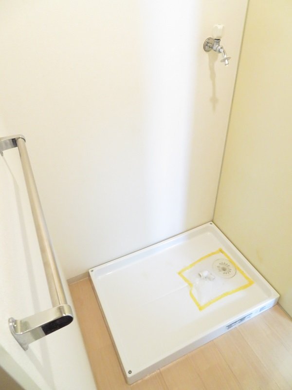 拡大写真：アサヒパレス庄内 6階606Bの洗濯機置場