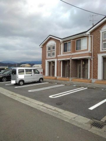 拡大写真:サンシャイン桜木 2階201の外観写真(昼)