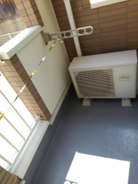 拡大写真:プリムローズ 泉宮 B 1階101のベランダ