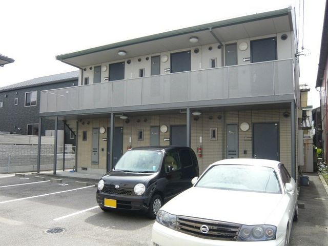 拡大写真:新居浜市久保田町2丁目 1階107の外観写真(昼)