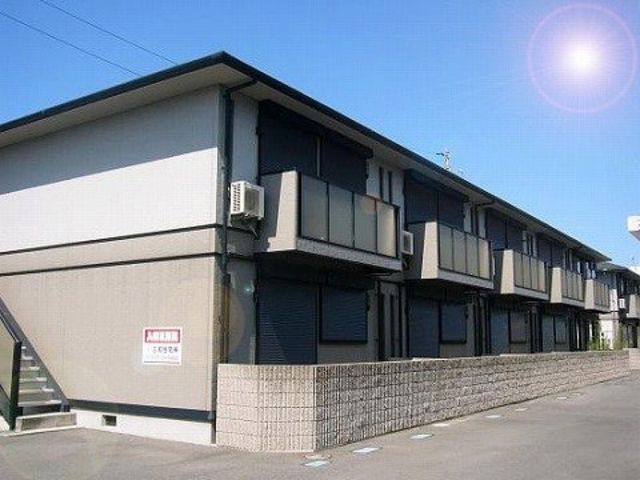 拡大写真：メゾントレビ　ⅩⅡ 2階B202の外観写真（昼）