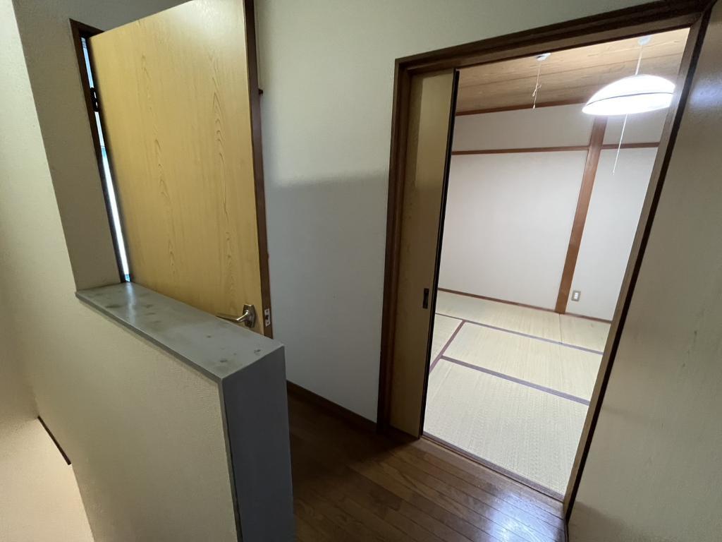拡大写真:前田コーポ(出雲町) 1階2の廊下