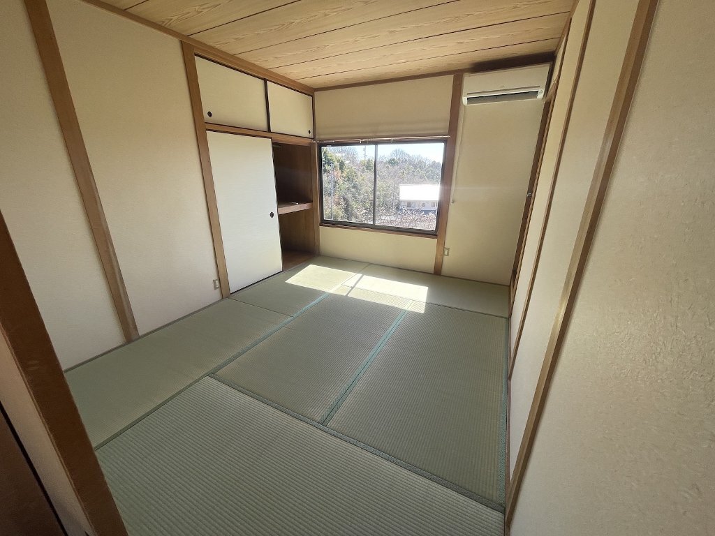 拡大写真：鉄谷アパート2号棟 奥側の玄関