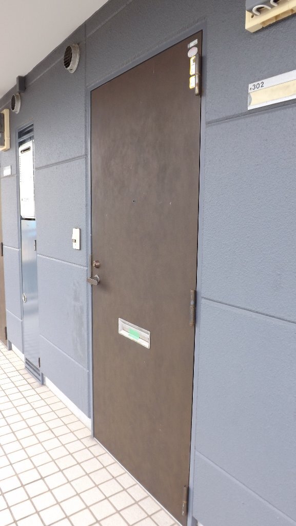 拡大写真：裾野市平松 3階305の玄関