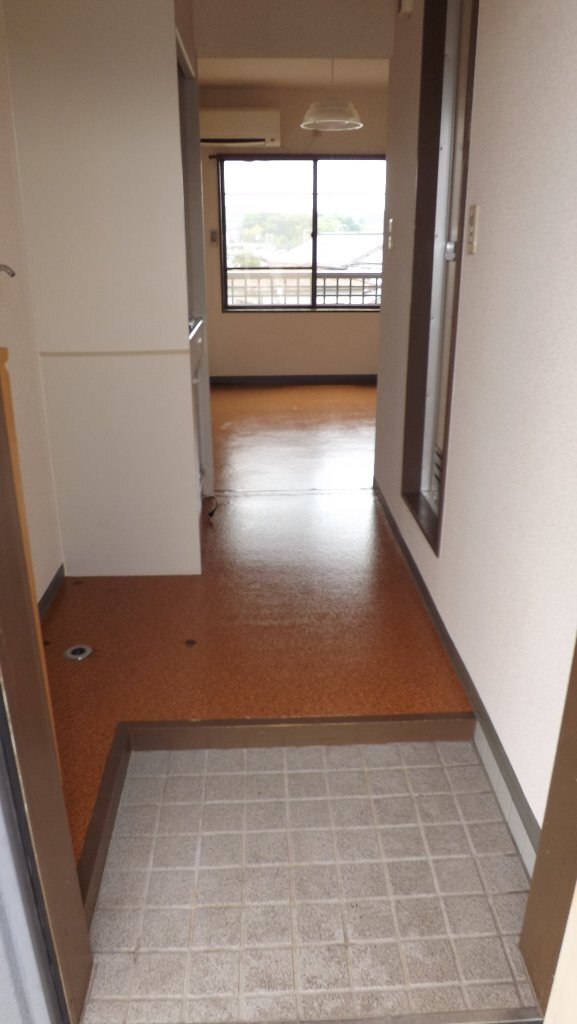 拡大写真：裾野市平松 3階305の玄関