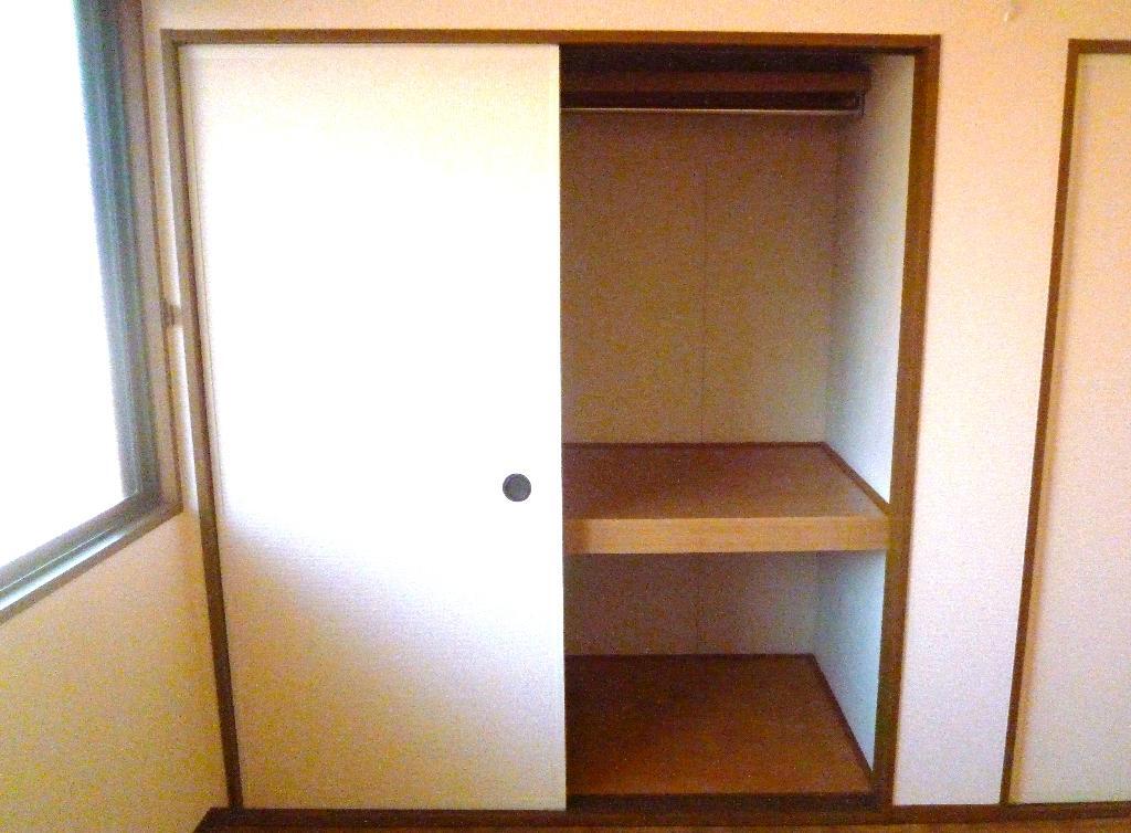 拡大写真：裾野市茶畑 2階202の収納