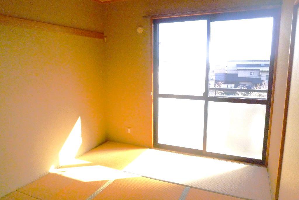 拡大写真：裾野市茶畑 2階202の室内
