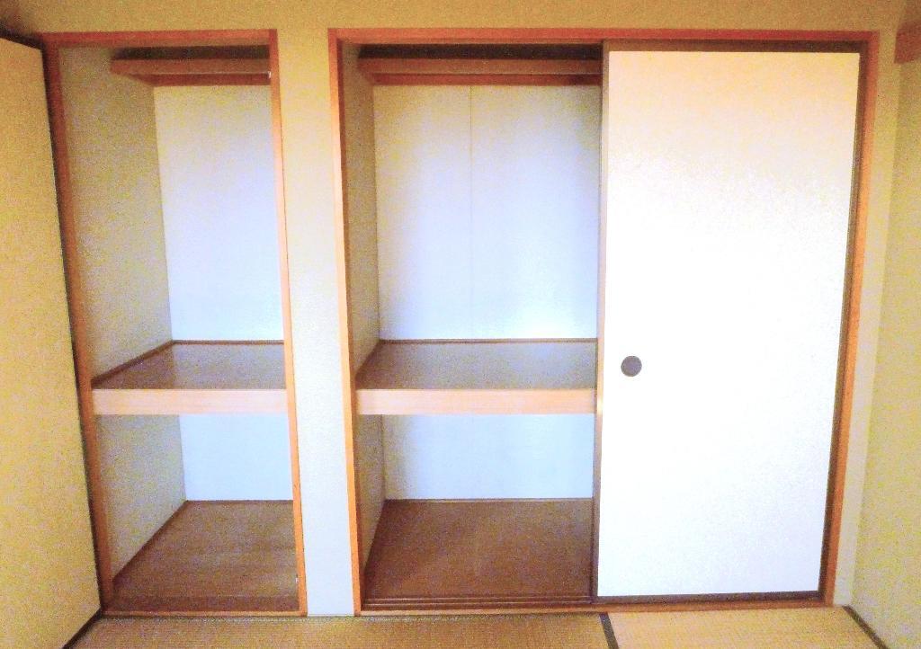 拡大写真：裾野市茶畑 2階202の収納