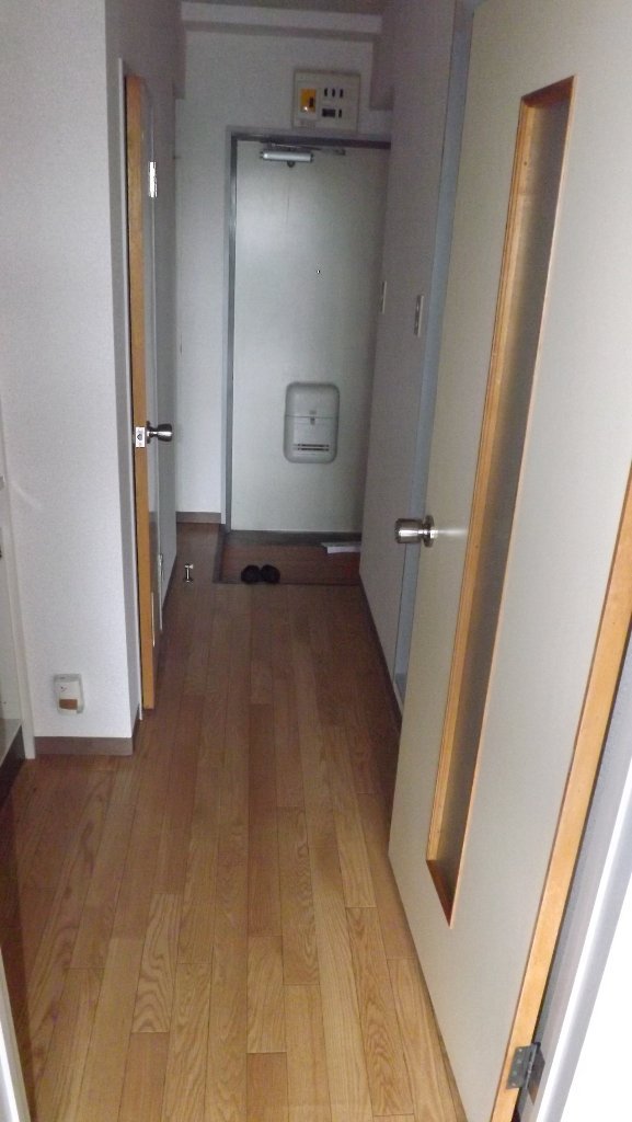 拡大写真：裾野市二ツ屋 1階A2の廊下