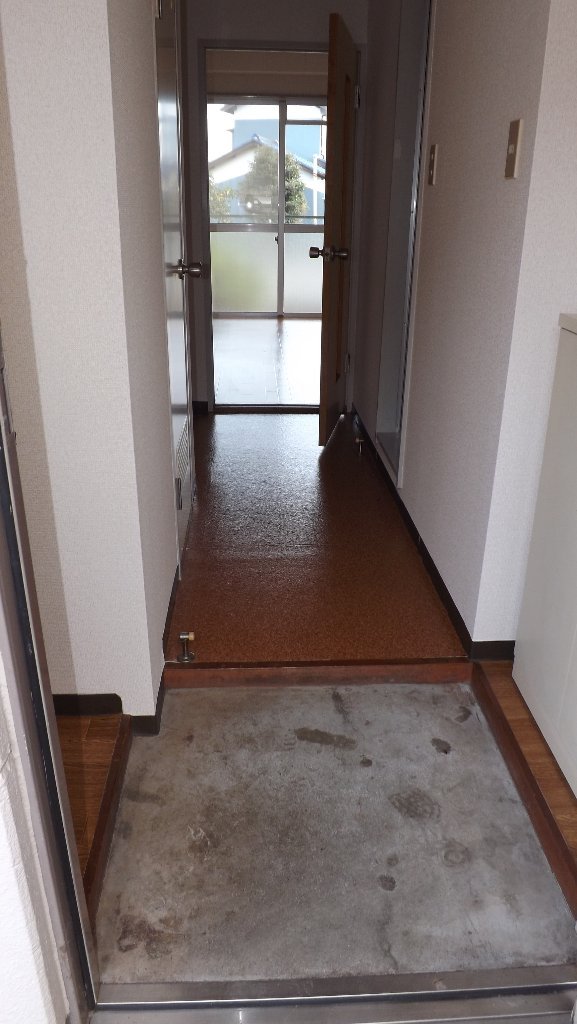 拡大写真：裾野市二ツ屋 1階A2の玄関