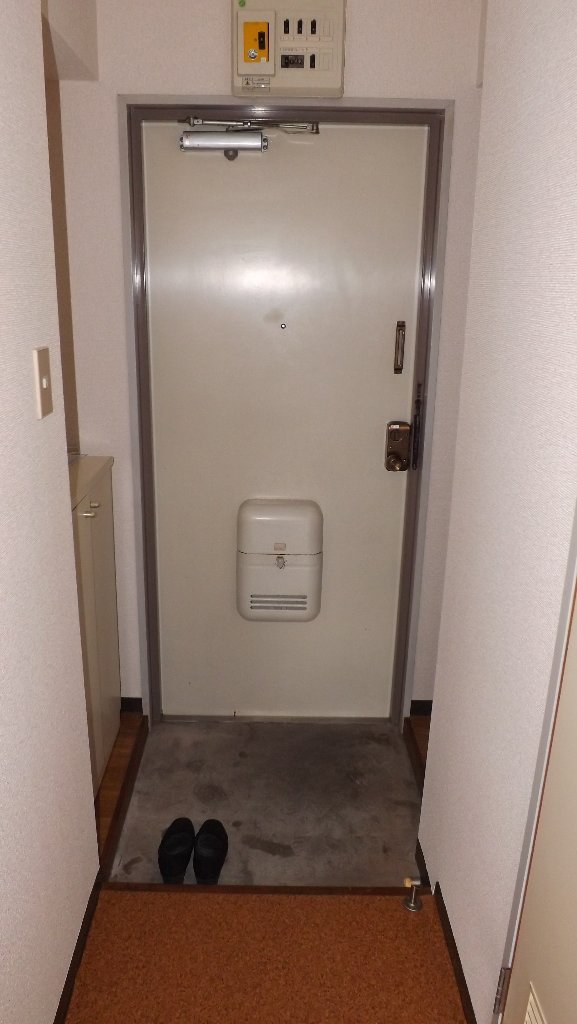 拡大写真：裾野市二ツ屋 1階A2の玄関