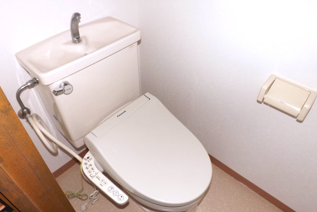 拡大写真：裾野市佐野 2階203のトイレ