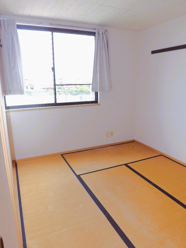 拡大写真：裾野市千福 1階102の室内