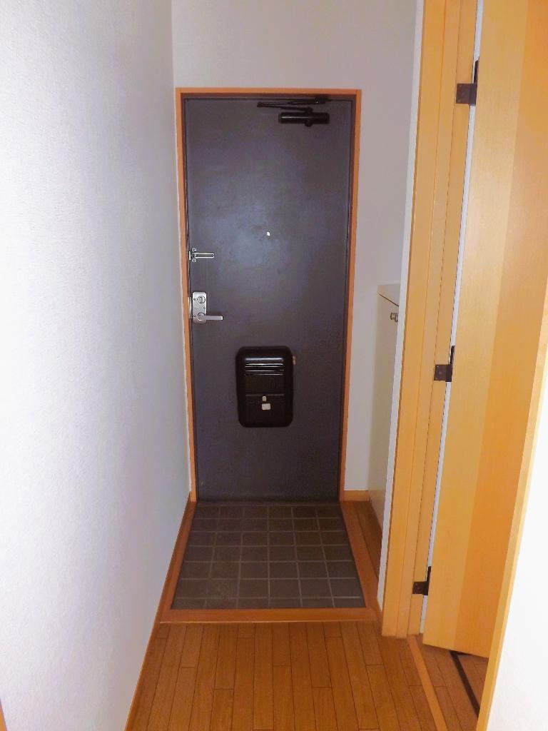 拡大写真：裾野市千福 1階102の玄関