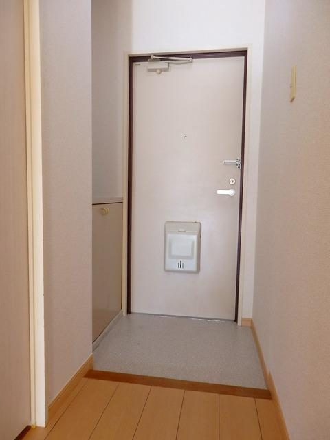 拡大写真:りべらる 2階202の玄関