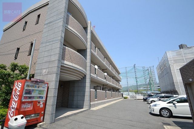 拡大写真:サンリット 1階101の外観写真(昼)