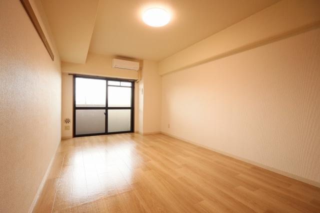 拡大写真:安芸郡海田町南堀川町 4階402のリビング