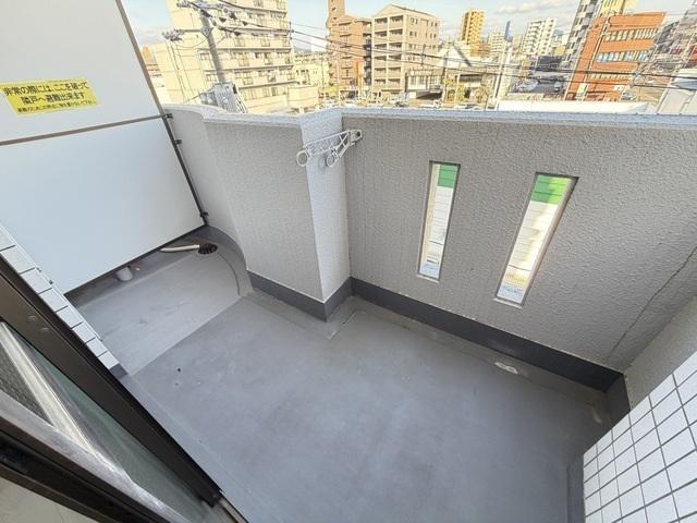 拡大写真:広島市西区南観音6丁目 4階402のベランダ