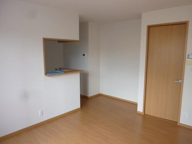 拡大写真:安芸郡府中町鶴江2丁目 1階102のリビング