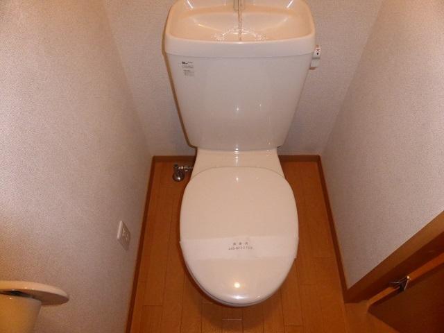 拡大写真:安芸郡府中町鶴江2丁目 1階102のトイレ