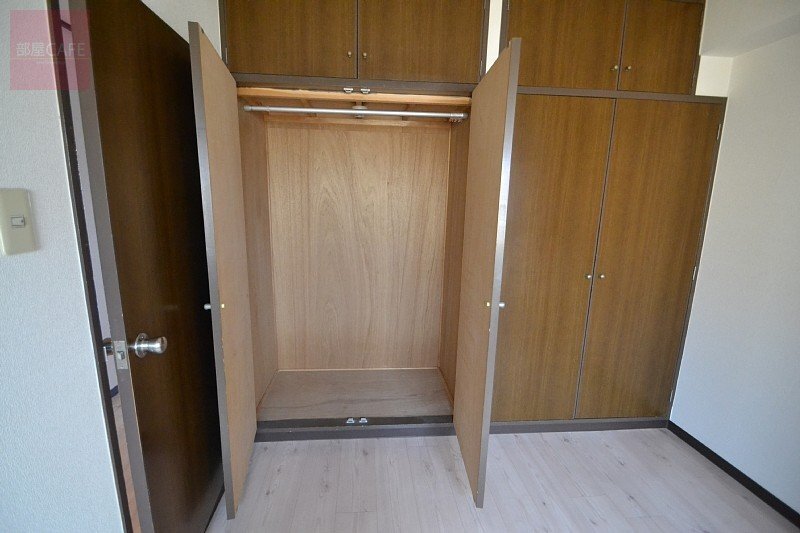 拡大写真:広島市西区三滝本町1丁目 4階402のクローゼット