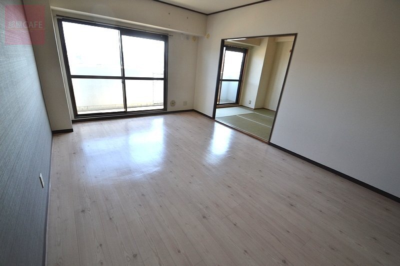 拡大写真:広島市西区三滝本町1丁目 4階402のリビング