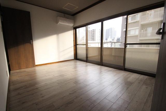 拡大写真:広島市中区西白島町 4階402のリビング