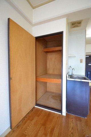拡大写真:広島市南区西蟹屋3丁目 2階206の収納