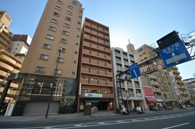 写真:広島市中区東平塚町の外観