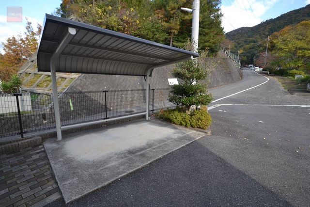 拡大写真:広島市東区上温品4丁目 2階201の外観写真(昼)